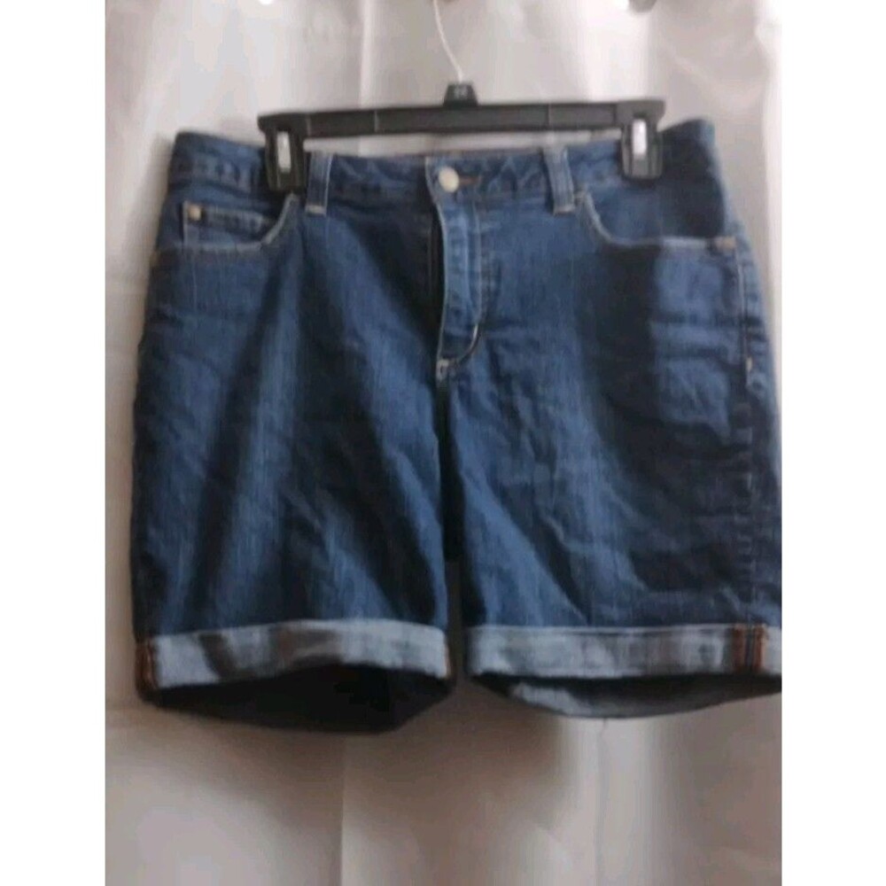 Croft & Barrow  Denim Blue Shorts Classic Fit Stretch Women's size 10